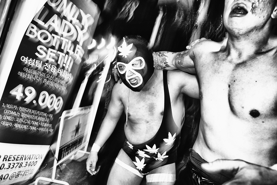 Wrestling In The Streets Of Seoul