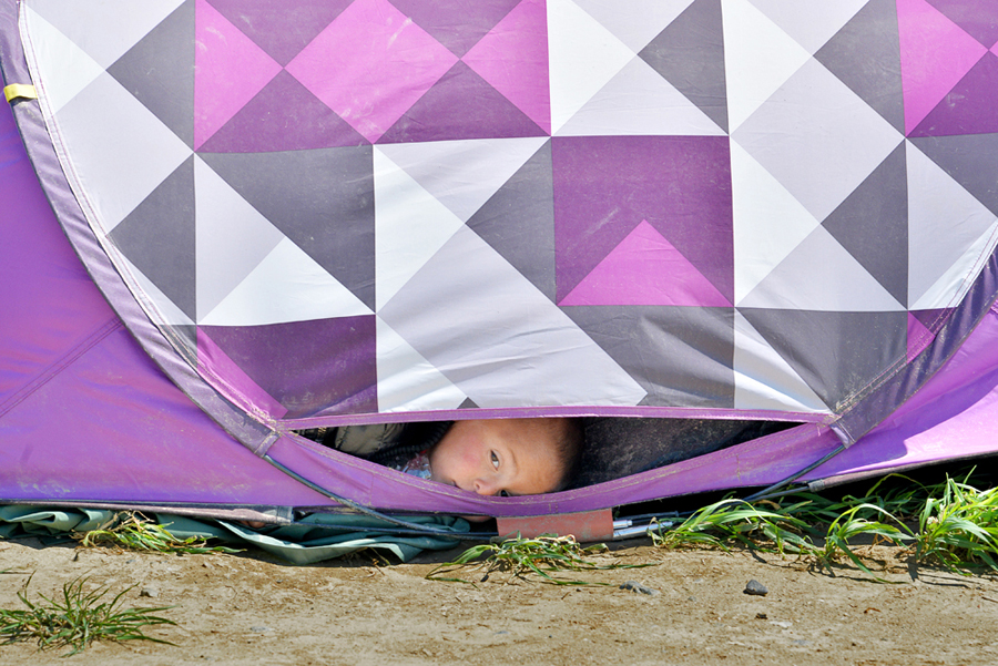 Childhood on hold: refugee kids in the borderland