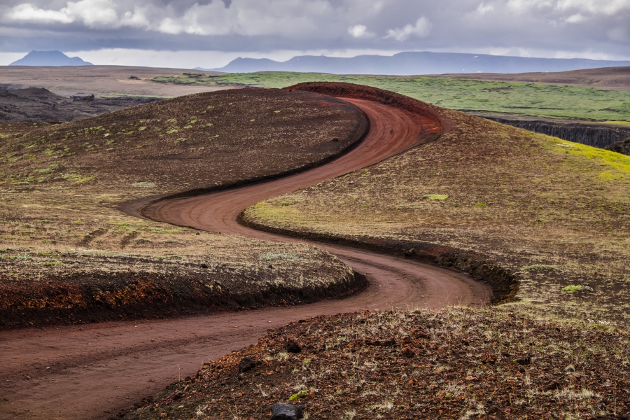 Forms and colors of travelling