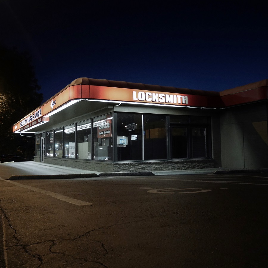 URBAN SPRAWL -EMPTINESS-About the night
