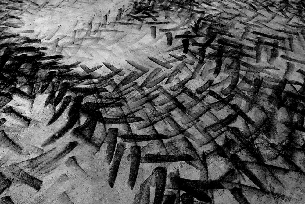 Traces (tire prints)