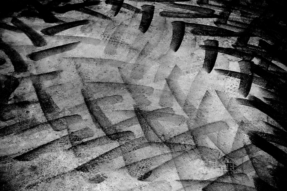 Traces (tire prints)