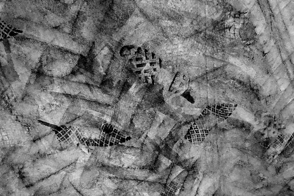 Traces (tire prints)