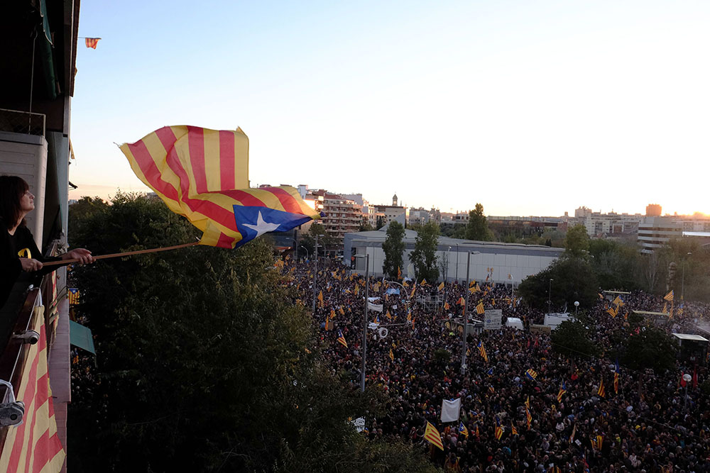 Divided Lines. Catalonia