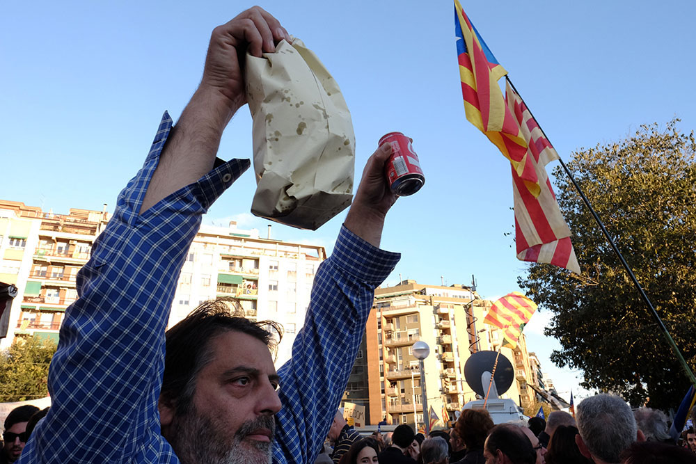 Divided Lines. Catalonia