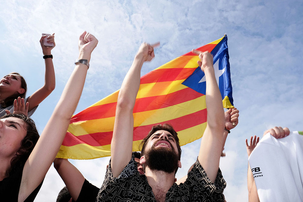 Divided Lines. Catalonia