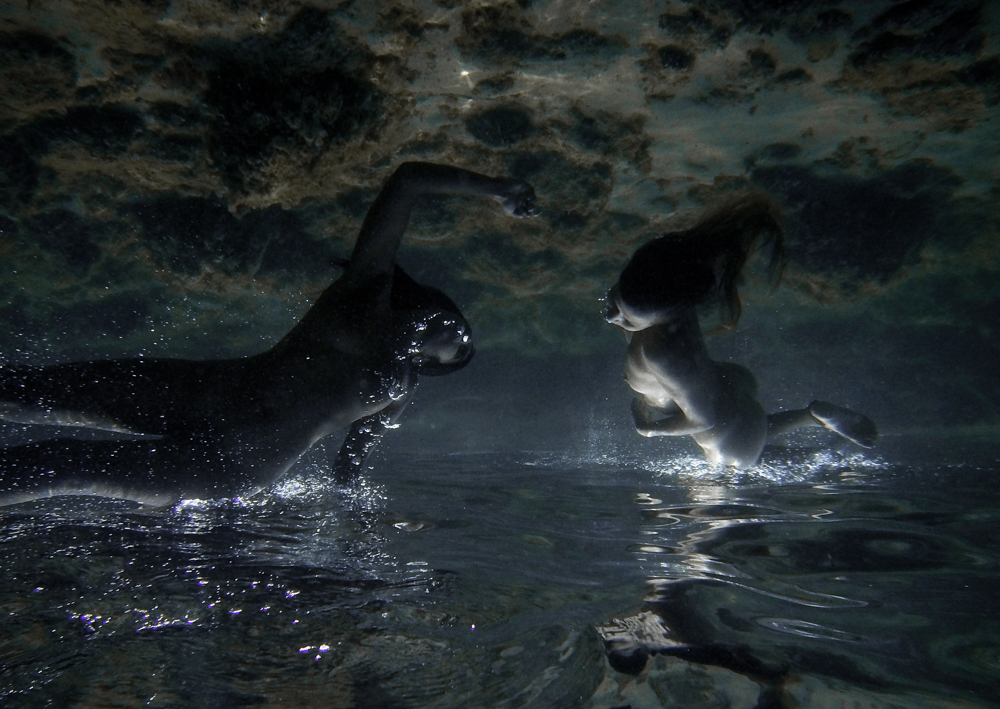 La Isla/Mitos Submarinos  ()  The Island/Submarine Myths
