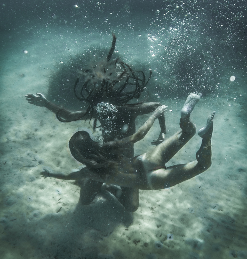La Isla/Mitos Submarinos  ()  The Island/Submarine Myths