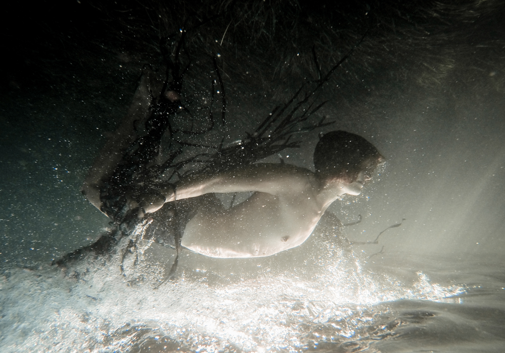 La Isla/Mitos Submarinos  ()  The Island/Submarine Myths